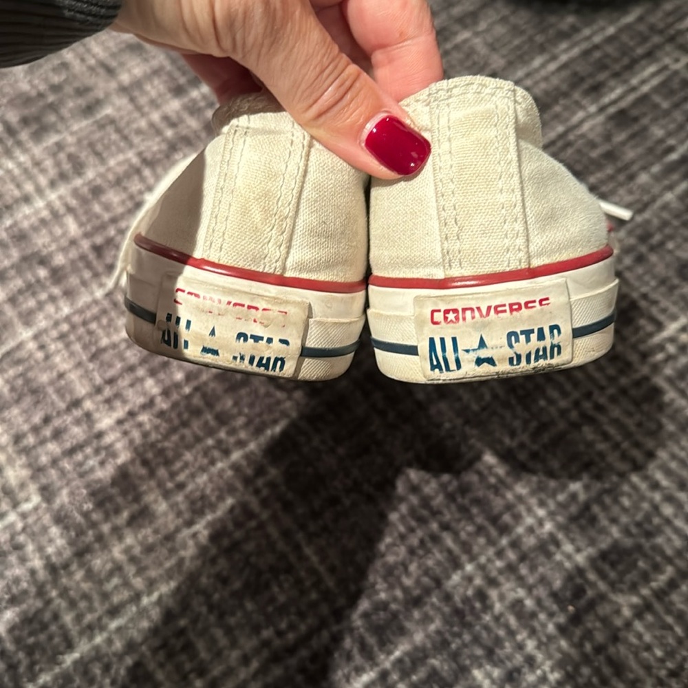 White converse - gently used - Picture 3 of 4